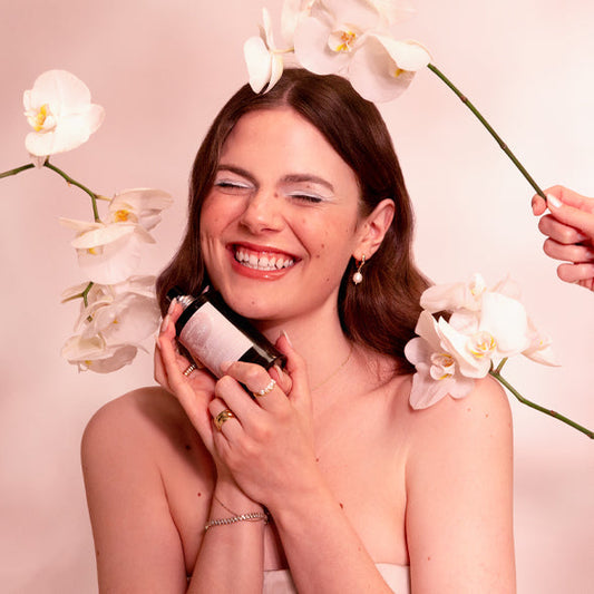 Aiz smaržas: Emma of Perfumerism stāsta par Milk Orchid radīšanu.